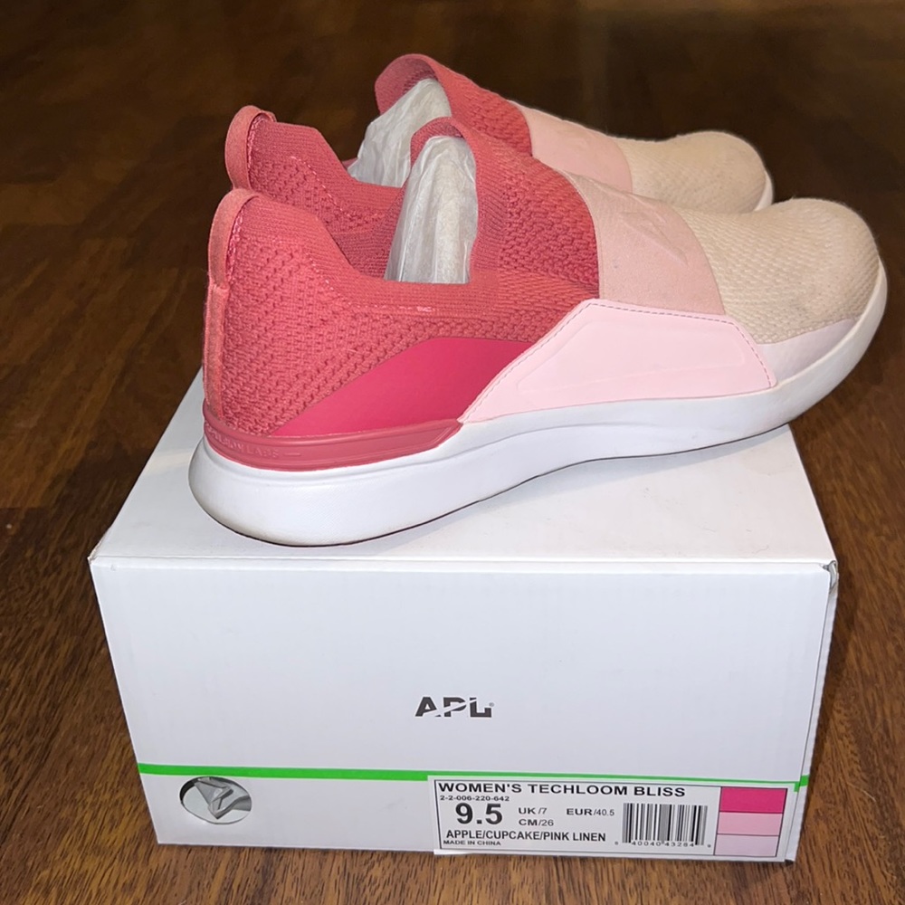 APL Apple/Cupcake/Pink Linen size 9.5